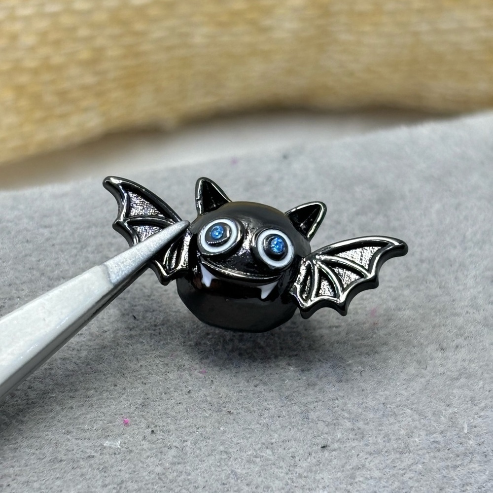 Sterling silver black vampire Dracula  bat Halloween charm bead - Picture 2 of 6